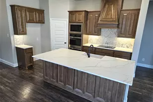 11700 Blackfoot Ct, Godley, TX 76044 - Photo 3