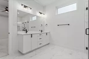 623 Parkview Ave, Dallas, TX 75223 - Photo 23