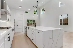 623 Parkview Ave, Dallas, TX 75223 - Photo 15