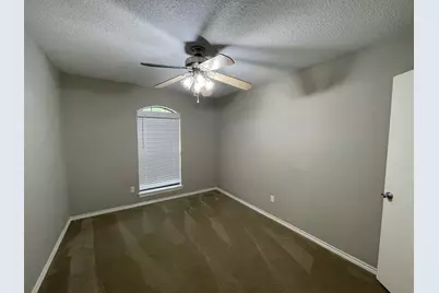 6109 Kingswood Drive, Arlington, TX 76001 - Photo 9