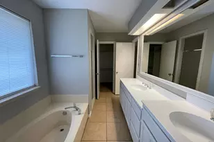 6109 Kingswood Dr, Arlington, TX 76001 - Photo 7