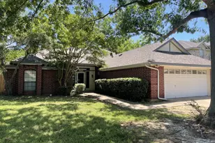 6109 Kingswood Dr, Arlington, TX 76001 - Photo 1