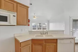 8417 Romanway Dr, Dallas, TX 75249 - Photo 25