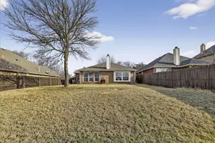 8417 Romanway Dr, Dallas, TX 75249 - Photo 35