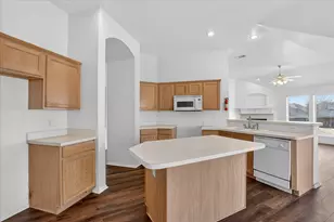 8417 Romanway Dr, Dallas, TX 75249 - Photo 23