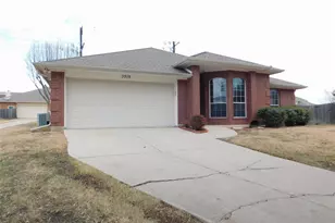 3919 Canton Ct, Denton, TX 76208 - Photo 3