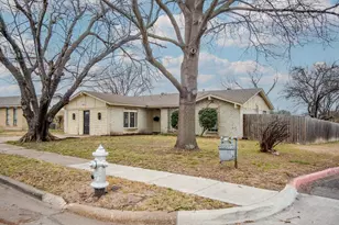 1833 Mill Pond Rd, Garland, TX 75044 - Photo 3