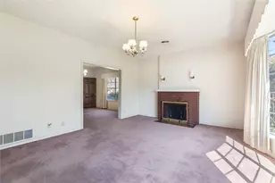 220 N Holly, Sherman, TX 75092 - Photo 5