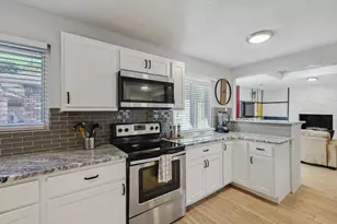 3209 Tree House Ln, Plano, TX 75075 - Photo 13