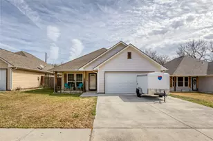 208 Lovers Path Dr, Springtown, TX 76082 - Photo 25