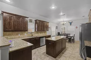 208 Lovers Path Dr, Springtown, TX 76082 - Photo 3