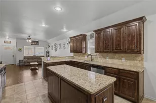 208 Lovers Path Dr, Springtown, TX 76082 - Photo 11