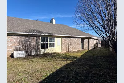 6720 Crestmont Court, Fort Worth, TX 76133 - Photo 5