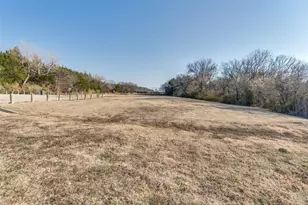 8052 Vista Hill Ln, Dallas, TX 75249 - Photo 35