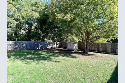 929 S Montgomery Street, Sherman, TX 75090 - Photo 15