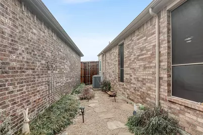 209 Carrington Lane, Lewisville, TX 75067 - Photo 25