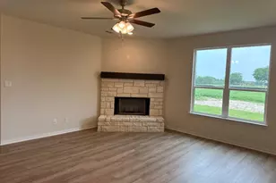 1113 Trinity Dr, Springtown, TX 76082 - Photo 5