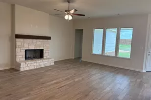 1129 Trinity Dr, Springtown, TX 76082 - Photo 5