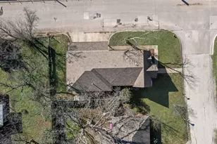 928 W Willow St, Sanger, TX 76266 - Photo 25