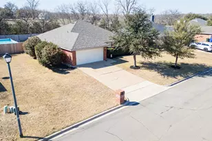 10812 Lilry Rd, Waco, TX 76708 - Photo 3