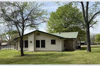 212 College Street, Roxton, TX 75477 - Photo 23
