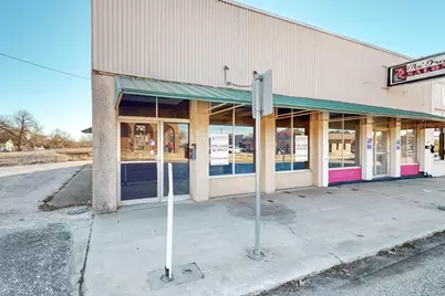 712 E California Street, Gainesville, TX 76240 - Photo 1