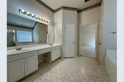 8240 Fountain Ridge Drive, Plano, TX 75025 - Photo 17