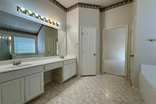 8240 Fountain Ridge Dr, Plano, TX 75025 - Photo 17