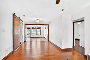 316 W Rucker St, Granbury, TX 76048 - Photo 9