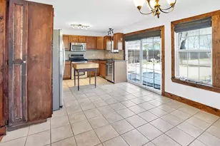 316 W Rucker St, Granbury, TX 76048 - Photo 11
