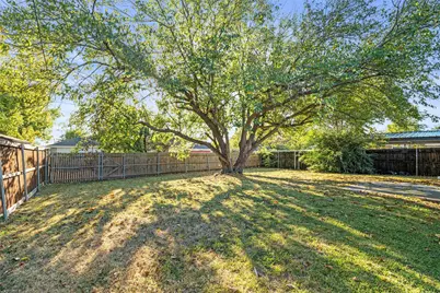 2742 E Pepperidge Drive, Lancaster, TX 75134 - Photo 27
