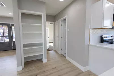 606 SE 10th Street, Grand Prairie, TX 75051 - Photo 3