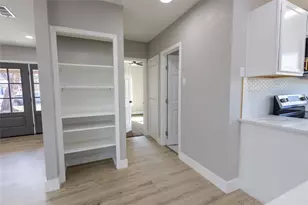 606 SE 10th St, Grand Prairie, TX 75051 - Photo 3