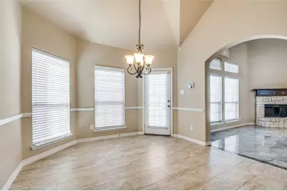 7311 Padilla, Grand Prairie, TX 75054 - Photo 3