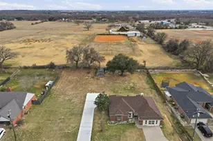 3917 Country Meadows Cir, Granbury, TX 76049 - Photo 1