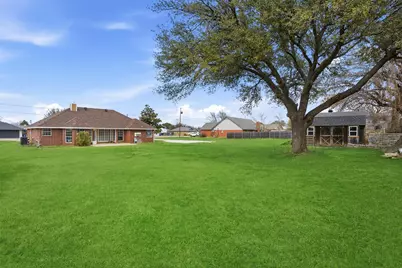 3917 Country Meadows Circle, Granbury, TX 76049 - Photo 21