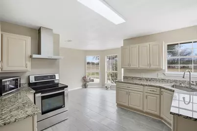 3917 Country Meadows Circle, Granbury, TX 76049 - Photo 7