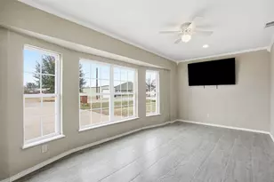 3917 Country Meadows Cir, Granbury, TX 76049 - Photo 17