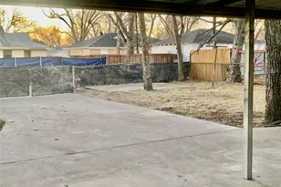 2051 Shortal St, Dallas, TX 75217 - Photo 9