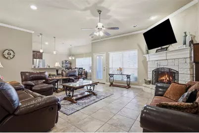 306 Donna Circle, Granbury, TX 76049 - Photo 7