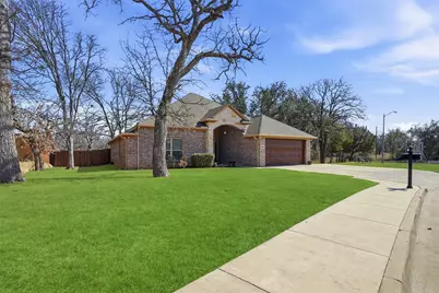 306 Donna Circle, Granbury, TX 76049 - Photo 3