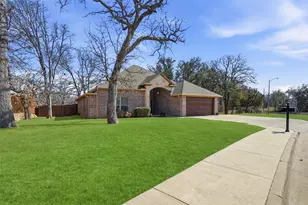306 Donna Cir, Granbury, TX 76049 - Photo 3