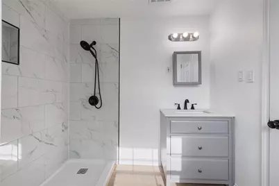 1715 Navaro Street, Dallas, TX 75208 - Photo 17