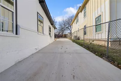 1715 Navaro Street, Dallas, TX 75208 - Photo 31