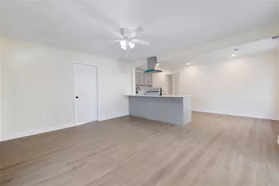 1715 Navaro Street, Dallas, TX 75208 - Photo 13