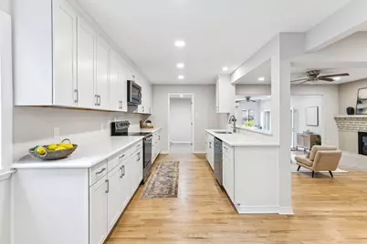 10419 Royalwood Drive, Dallas, TX 75238 - Photo 7