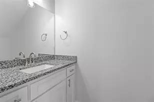 224 W Bond St, Denison, TX 75020 - Photo 11