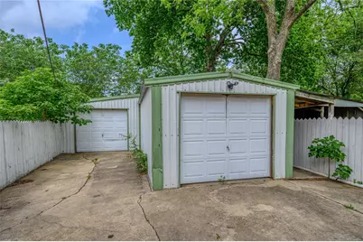 1111 E Houston, Sherman, TX 75090 - Photo 37