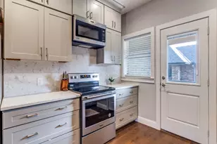 10714 Park Village Pl, Dallas, TX 75230 - Photo 11