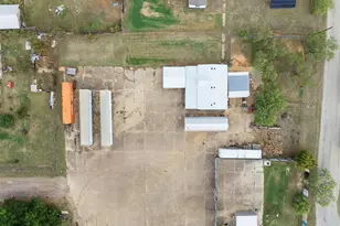 104 Runway Ln, Aurora, TX 76078 - Photo 17